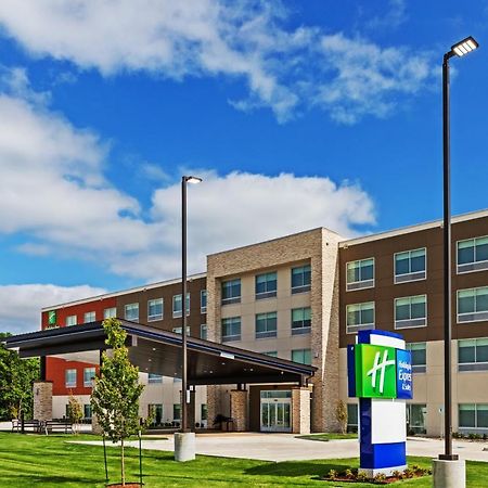 Holiday Inn Express & Suites - Parsons, An Ihg Hotel 외부 사진