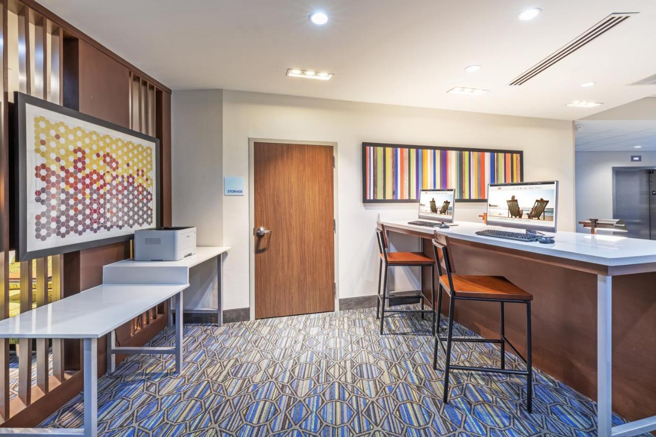 Holiday Inn Express & Suites - Parsons, An Ihg Hotel 외부 사진